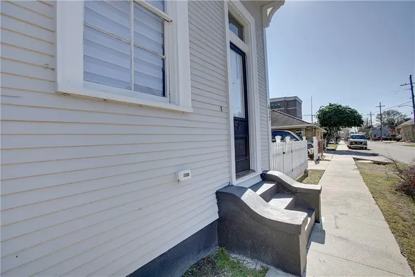 $1,750 | 617 Tupelo Street, New Orleans, LA 70117