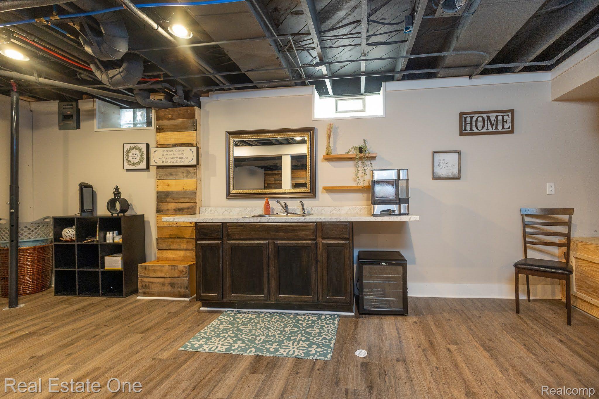 796 Michelson Road Rochester, MI 48307 - Photo 26 of 35 Wet Bar in Basement