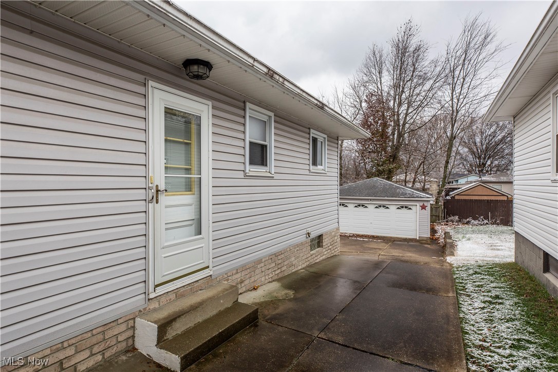 466 Stephens Road Akron, OH 44312 - Photo 4 of 42