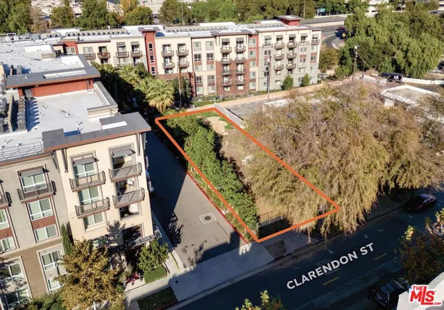 $1,500,000 | 22045 Clarendon Street, Woodland Hills, CA 91367