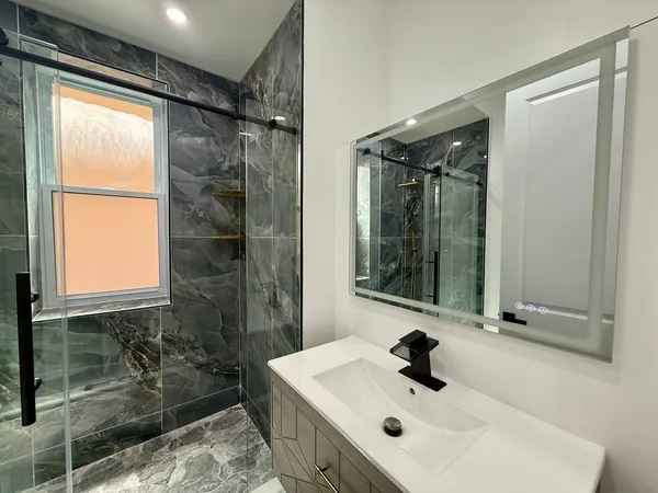 $2,800 | 2109 North Spaulding Avenue, Unit 1, Chicago, IL 60647