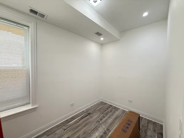 $2,800 | 2109 North Spaulding Avenue, Unit 1, Chicago, IL 60647