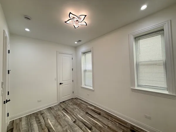 $2,800 | 2109 North Spaulding Avenue, Unit 1, Chicago, IL 60647