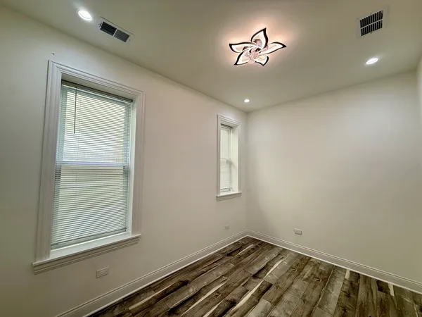 $2,800 | 2109 North Spaulding Avenue, Unit 1, Chicago, IL 60647