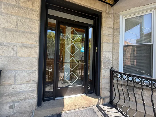 $2,800 | 2109 North Spaulding Avenue, Unit 1, Chicago, IL 60647