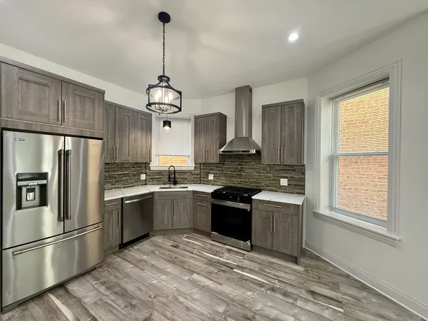 $2,800 | 2109 North Spaulding Avenue, Unit 1, Chicago, IL 60647