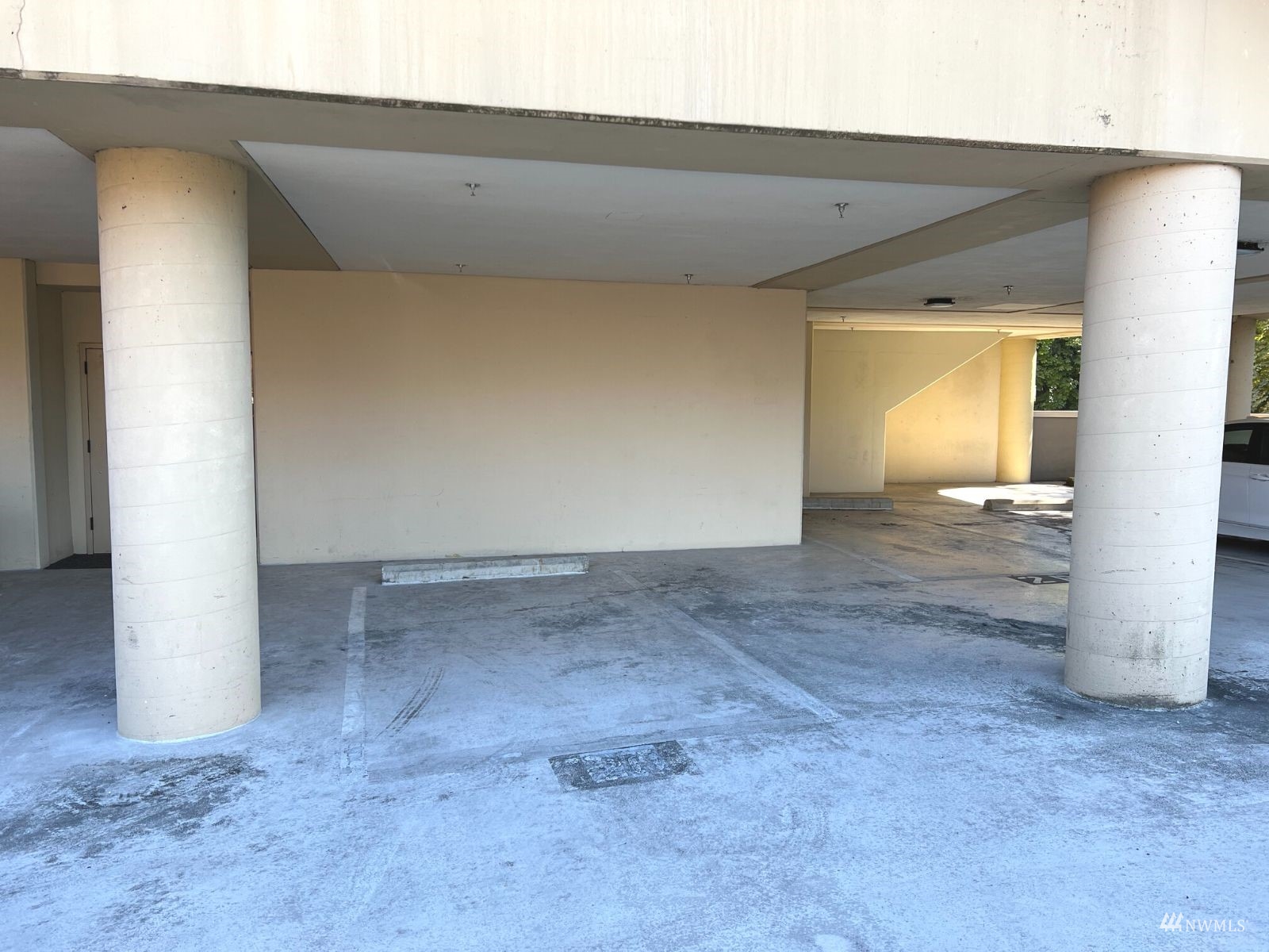 1300 University Street, Unit 2C Seattle, WA 98101 - Photo 15 of 20 an empty room with a door