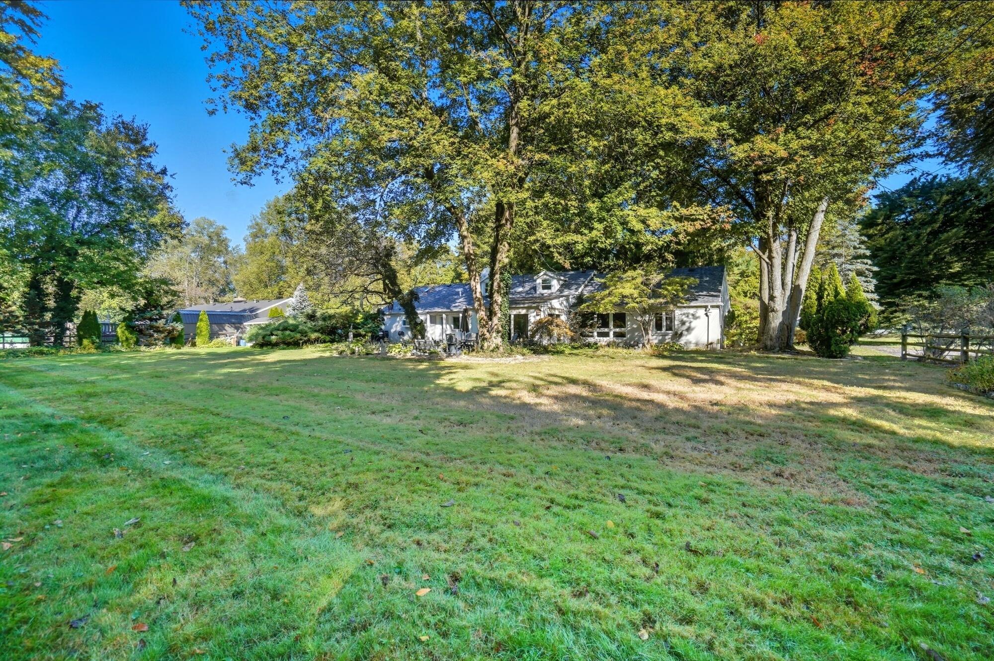 4921 Pine Ridge Road Toledo, OH 43615 - Photo 4 of 15 289