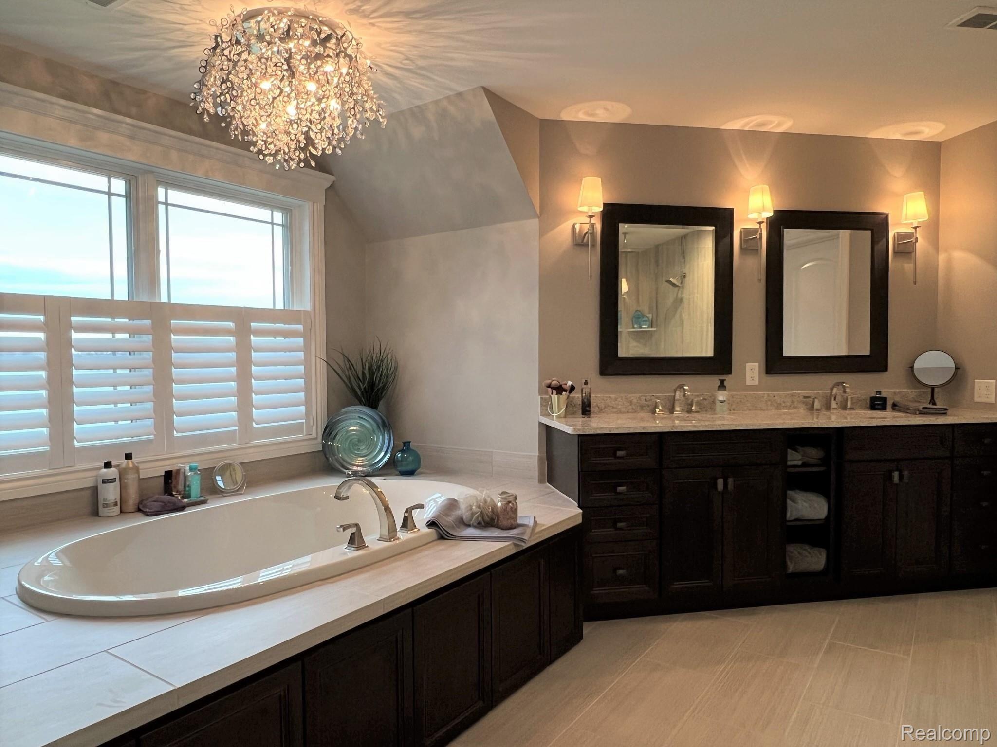 13139 Torrey Road Fenton, MI 48430 - Photo 16 of 22 Master Bath