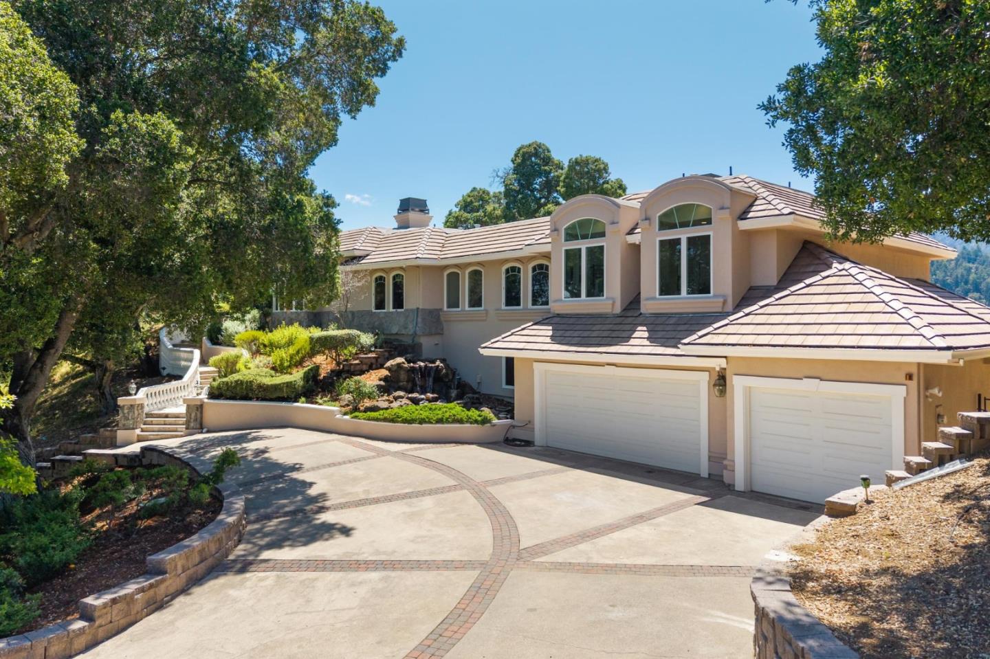 21668 Toll Gate Road Saratoga, CA 95070 - Photo 10 of 55