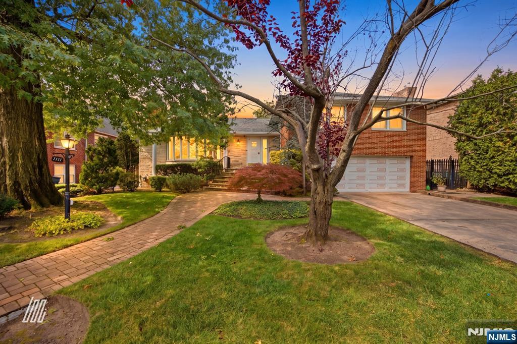 1111 Cumbermeade Road Fort Lee, NJ 07024 - Photo 2 of 30 Gallery Image 2