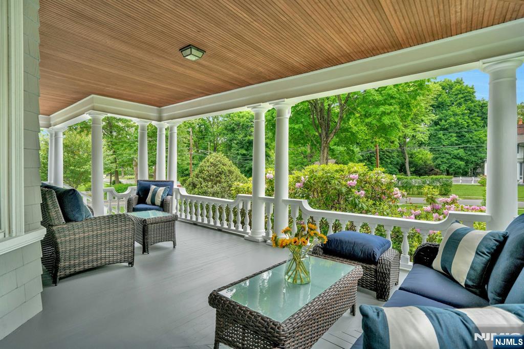 141 West End Avenue Ridgewood, NJ 07450 - Photo 4 of 39