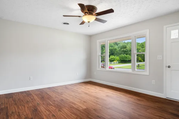 $289,900 | 6890 Riverbend Drive, Fairlawn, VA 24141