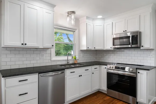 $289,900 | 6890 Riverbend Drive, Fairlawn, VA 24141