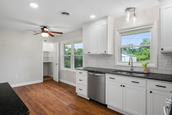 $289,900 | 6890 Riverbend Drive, Fairlawn, VA 24141