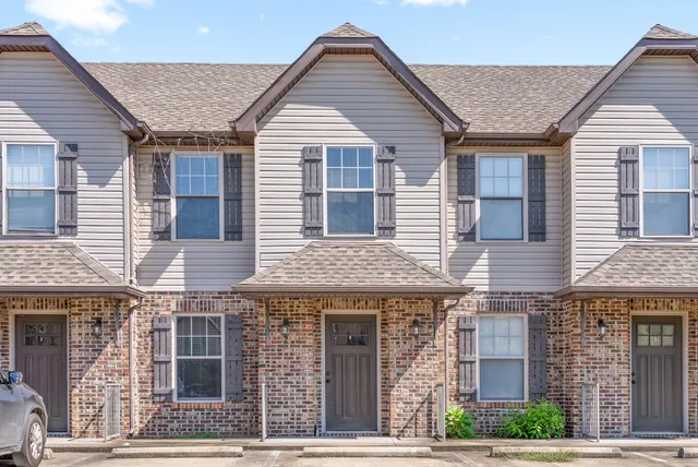 $1,125 | 1769 Spring Water Drive, Unit B, Clarksville, TN 37040