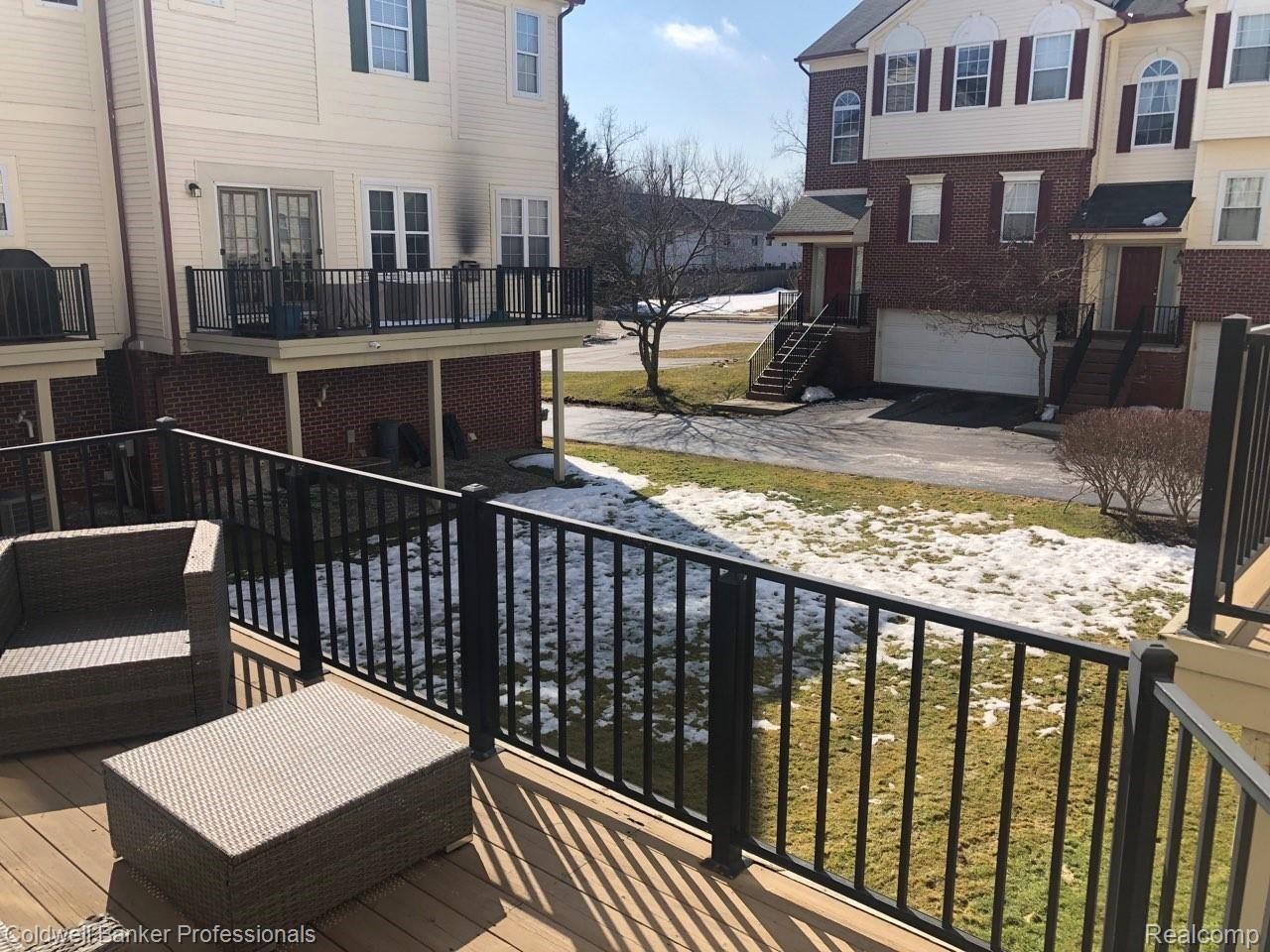 2664 Crooks Road Royal Oak, MI 48073 - Photo 24 of 25 IMG_09171.jpg