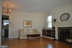 5910 Walton Road Bethesda, MD 20817 - Photo 5 of 23 Living Room