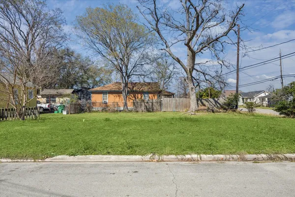 $1,699 | 1115 Bigelow Street, Houston, TX 77009