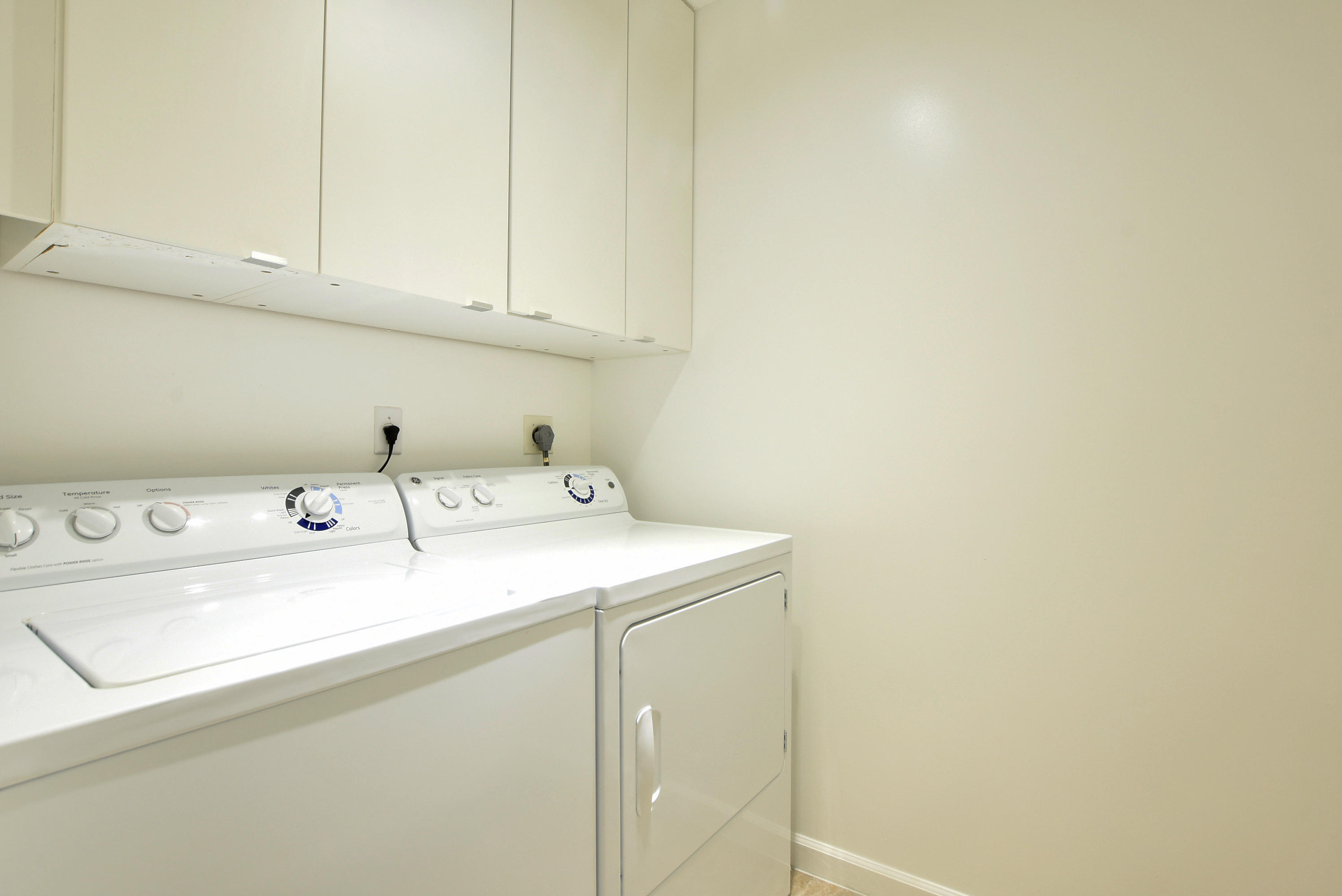 20931 Vía Azalea, Unit 2 Boca Raton, FL 33428 - Photo 22 of 28 Laundry Room