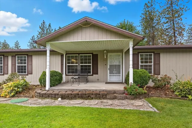 $450,000 | 8827 North Seven Mile Road, Nine Mile Falls, WA 99026