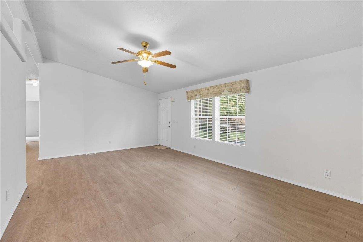 8827 North Seven Mile Road Nine Mile Falls, WA 99026 - Photo 6 of 44