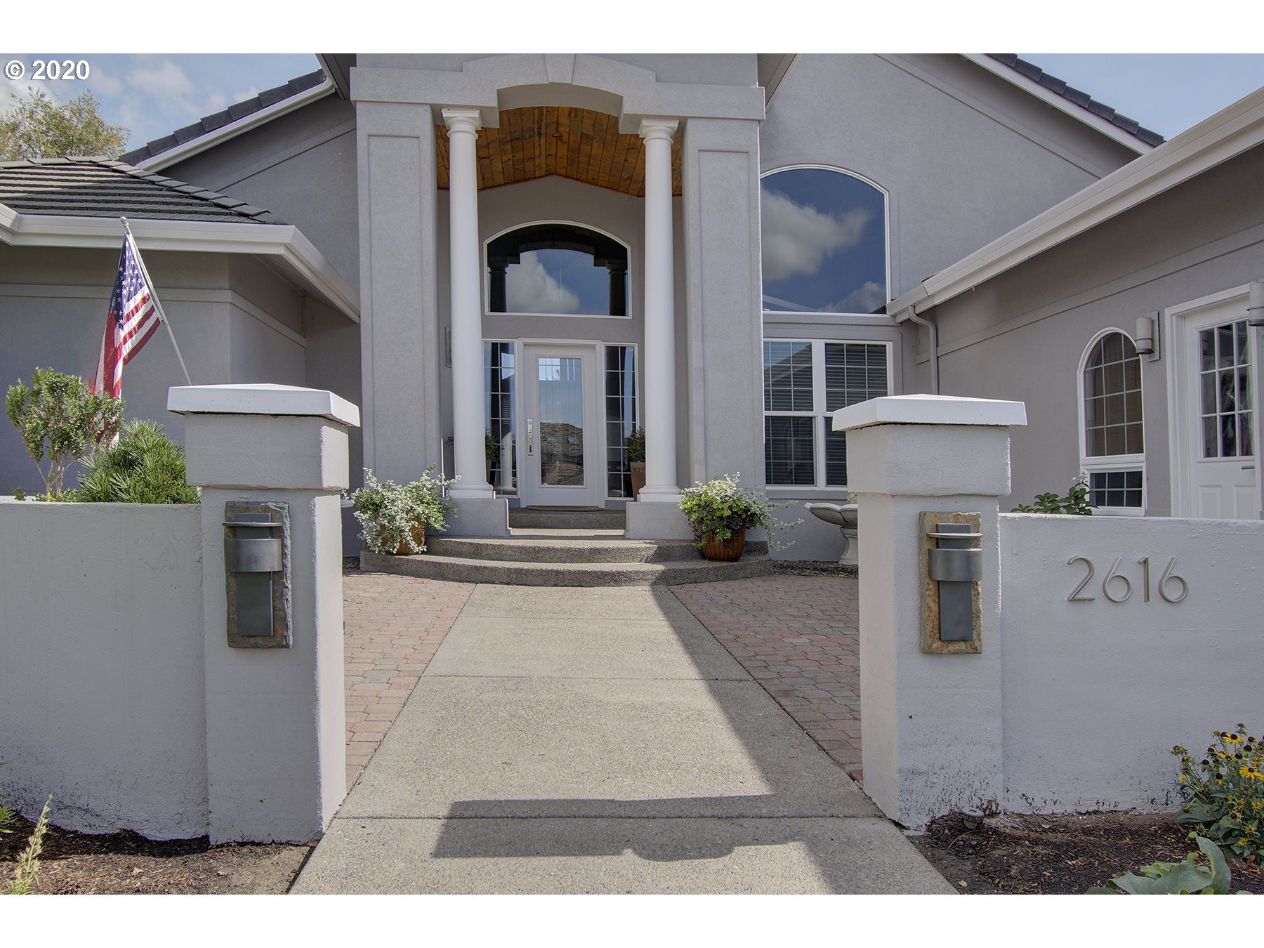 2616 Northwest Cascade Street Camas, WA 98607 - Photo 2 of 32 Gallery Image 2