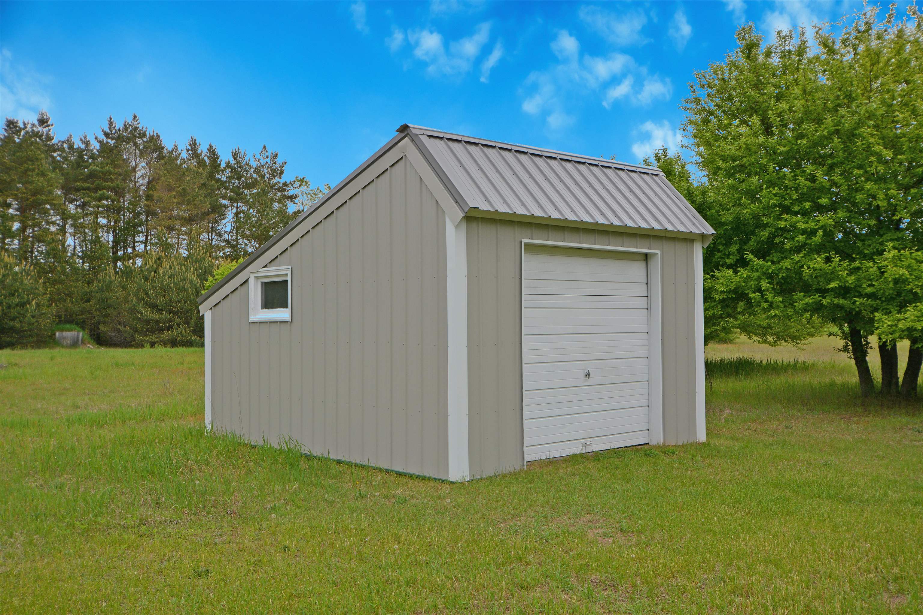 13296 Cinder Road Beulah, MI 49617 - Photo 45 of 49 1900353-44.JPG