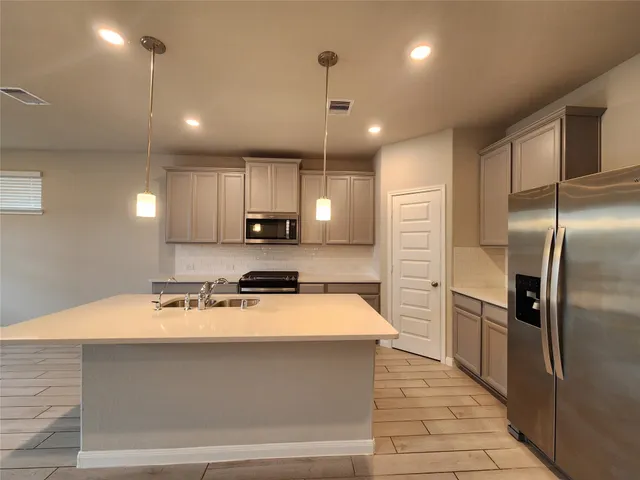 $2,290 | 1513 Lakeline Oak Drive, Houston, TX 77084