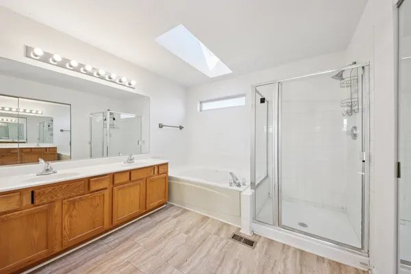 $450,000 | 6 Kingsbrooke Court, Bolingbrook, IL 60440