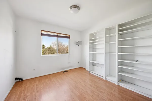 $450,000 | 6 Kingsbrooke Court, Bolingbrook, IL 60440