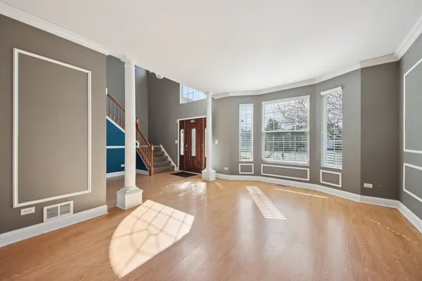 $450,000 | 6 Kingsbrooke Court, Bolingbrook, IL 60440