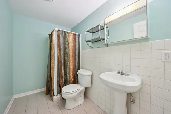 $450,000 | 6 Kingsbrooke Court, Bolingbrook, IL 60440