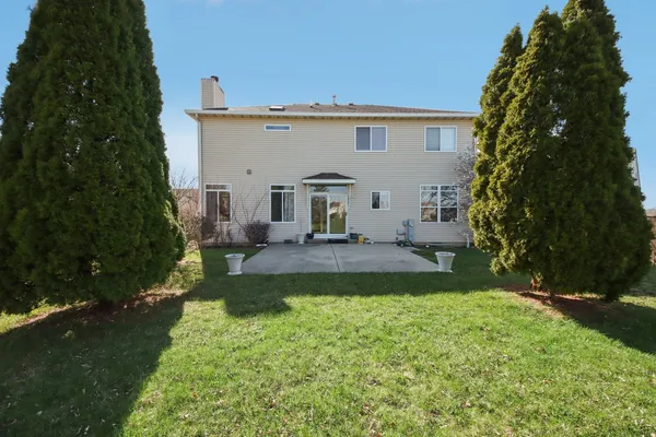 $450,000 | 6 Kingsbrooke Court, Bolingbrook, IL 60440