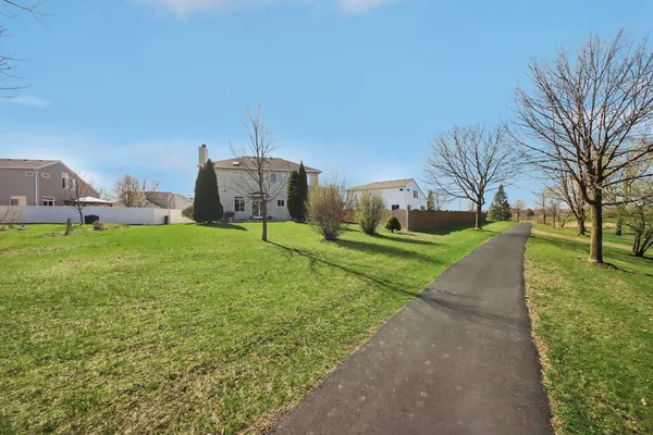 $450,000 | 6 Kingsbrooke Court, Bolingbrook, IL 60440