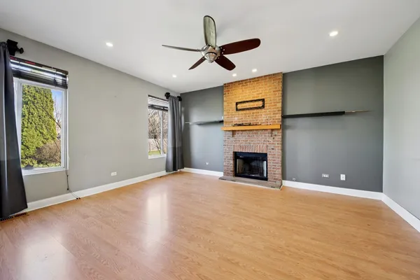 $450,000 | 6 Kingsbrooke Court, Bolingbrook, IL 60440