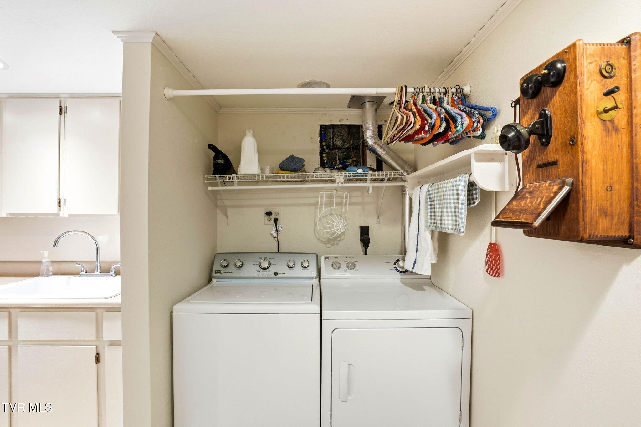 5420 Whitehouse Road Greeneville, TN 37745 - Photo 39 of 43 Laundry Room