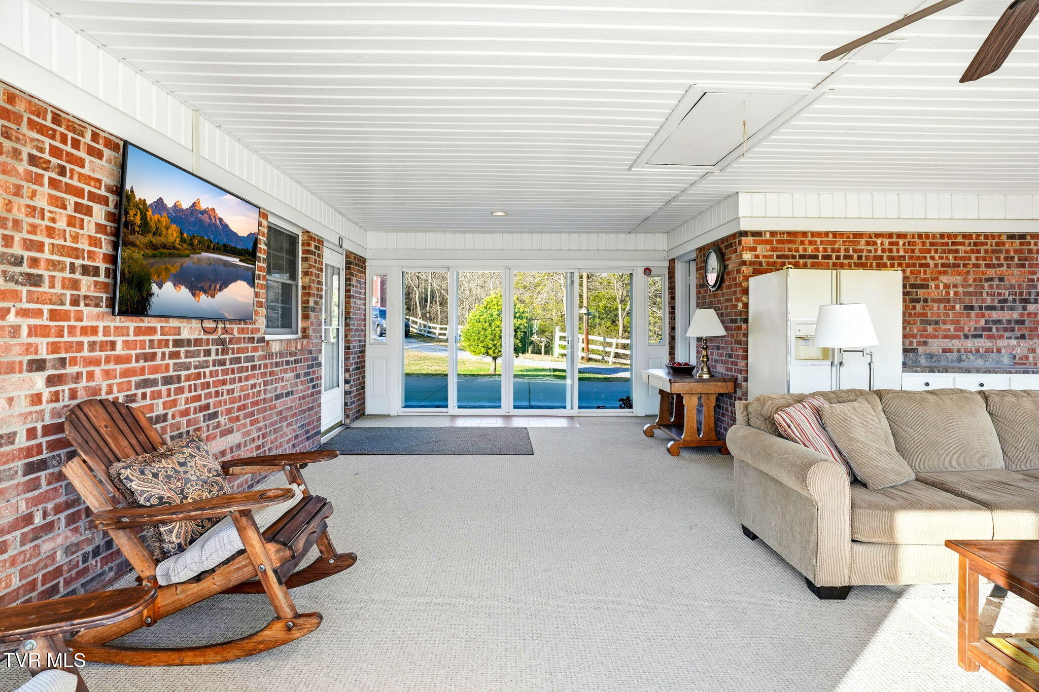 5420 Whitehouse Road Greeneville, TN 37745 - Photo 8 of 43 Sunroom