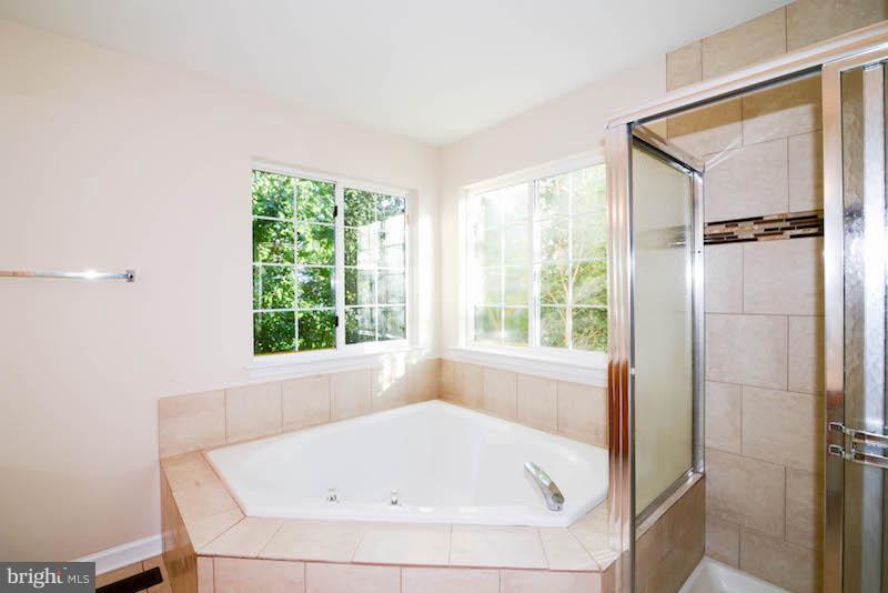 2700 Maynard Road Crofton, MD 21114 - Photo 16 of 30 Bath (Master)