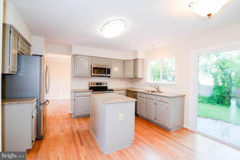 2700 Maynard Road Crofton, MD 21114 - Photo 8 of 30 Kitchen