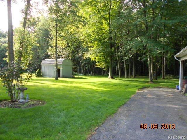35505 Ash Road New Boston, MI 48164 - Photo 26 of 35 DSCN1637 Backyard.jpg