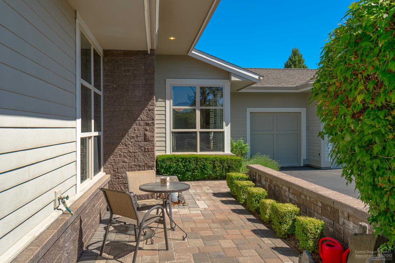 1857 Turnstone Road Redmond, OR 97756 - Photo 4 of 25 Gallery Image 4