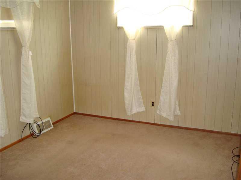 815 13th Street McKees Rocks, PA 15136 - Photo 7 of 15 Master Bedroom.