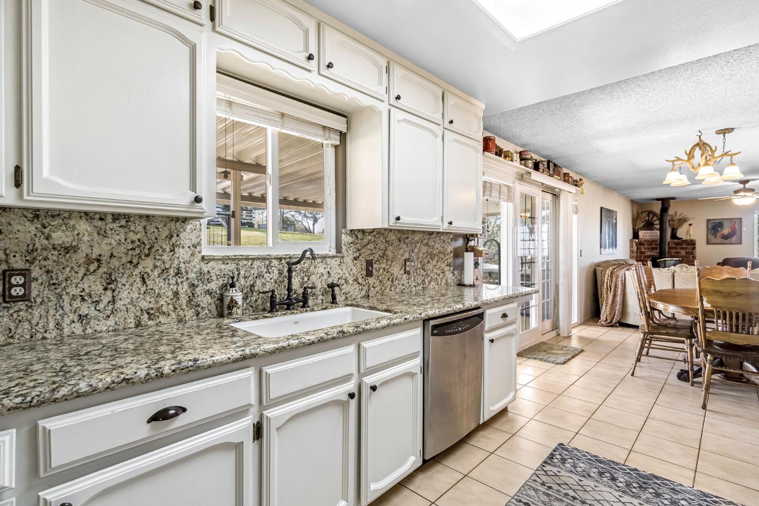 36515 Wells Road Coarsegold, CA 93614 - Photo 17 of 54 Gallery Image 17