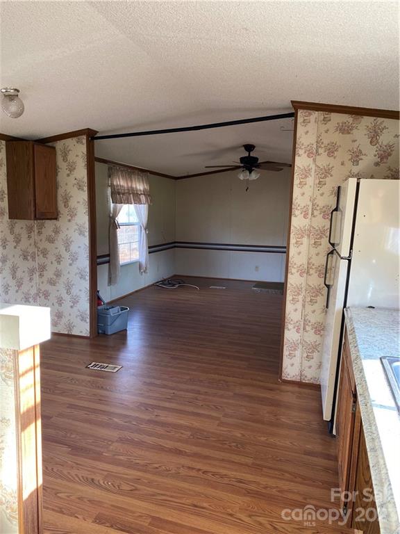 140 Flake Road, Unit 23 Harmony, NC 28634 - Photo 9 of 44 Gallery Image 9