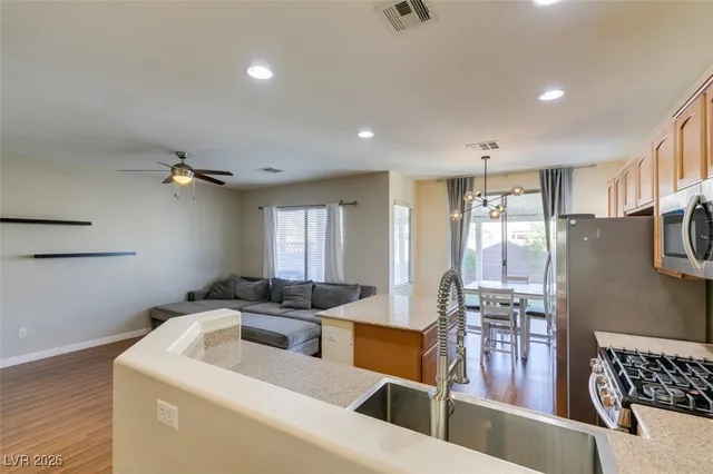 $2,000 | 5410 Coral Ribbon Avenue, Las Vegas, NV 89139