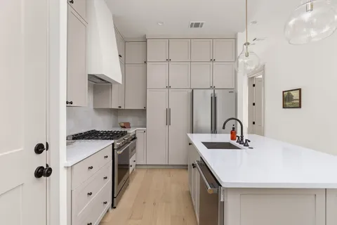 $899,950 | 2503 East 18th Street, Austin, TX 78702