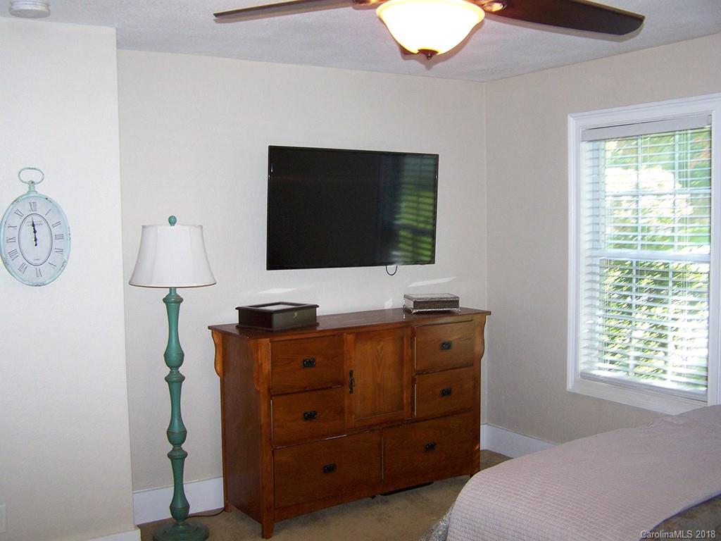 152 Broadview Road Waynesville, NC 28786 - Photo 14 of 36 Gallery Image 14