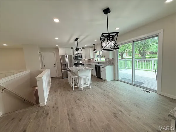 $349,900 | 501 Summerwood Court, St. Peters, MO 63376