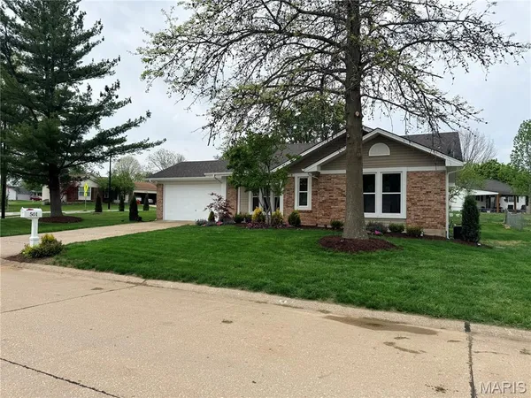 $349,900 | 501 Summerwood Court, St. Peters, MO 63376